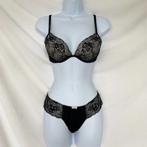 Victoria's Secret Sexy Little Things Black Lace Crystals Push-up Bra Size 34B